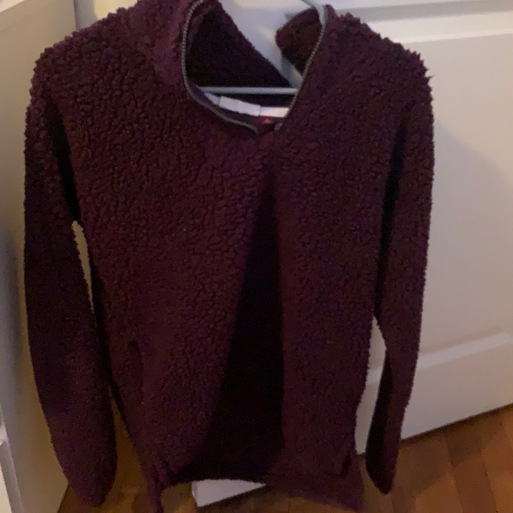 Purple trendy fluffy sweatshirt. 😊💜